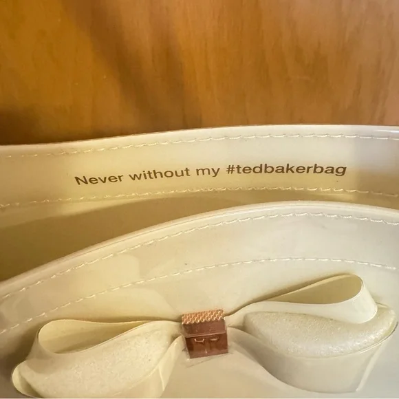 Ted Baker London Alacon Plain Bow Large Icon Bag Shopper Tote in Ivory. - Picture 8 of 9